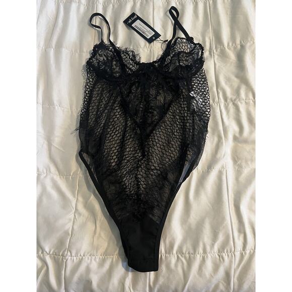 *New* Nasty Gal Wide Mesh High Leg Black Lace Bodysuit Women's size Medium - Picture 1 of 8